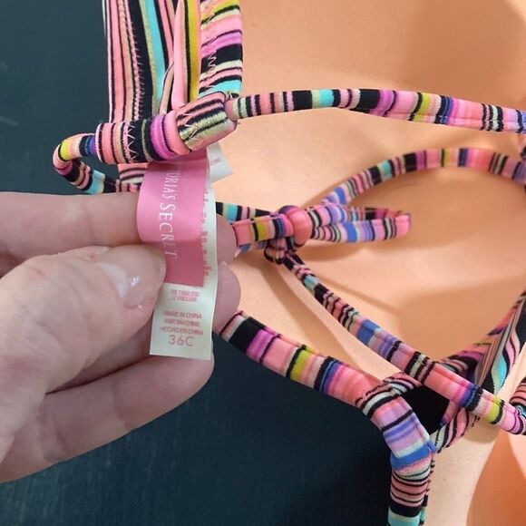 Victoria’s Secret Multi Colored Striped Padded Bikini Top Size 36C - Picture 3 of 5